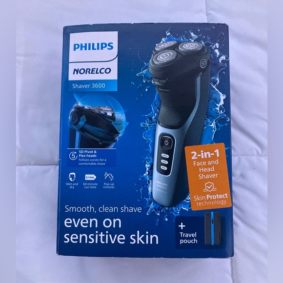 Philips Other - Philips Norelco Electric Shaver 3600 Series Wet and Dry with Travel Pouch